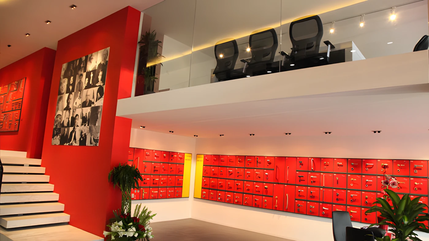 SIMAC Retail Showroom - Modern architectural hardware and glass fittings display on DORA highway